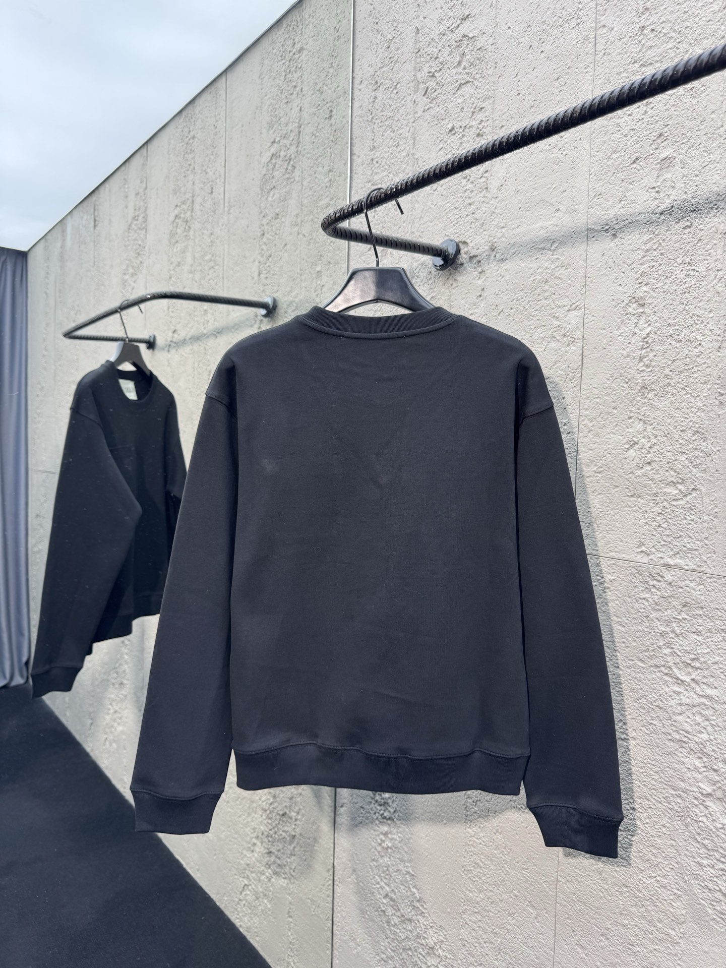 Valnet minimal pocket sweatshirt