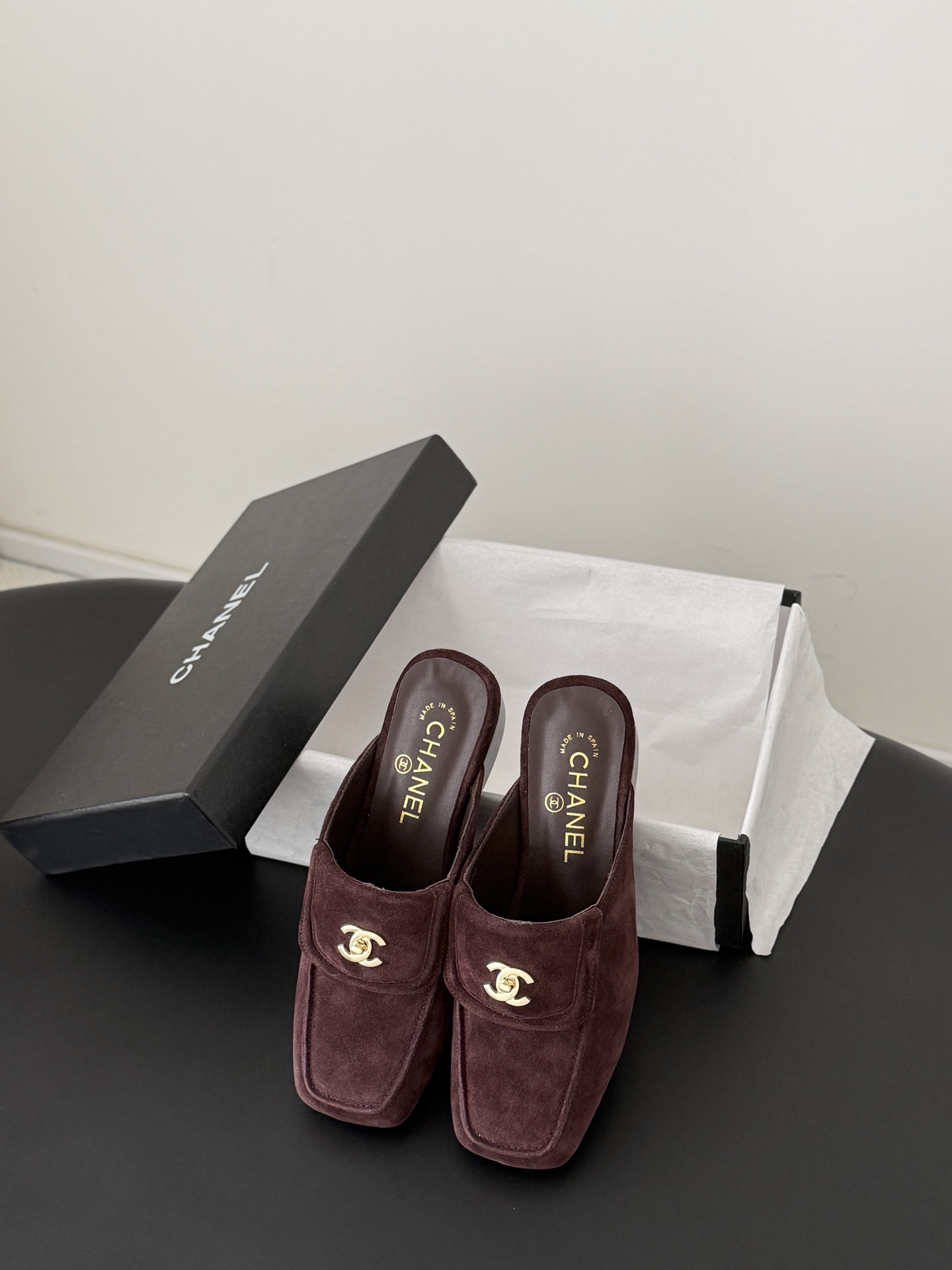 Chan 26C suede mules