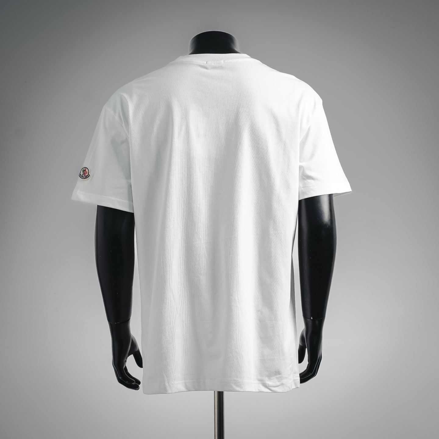 Mon badge embroidered t-shirt