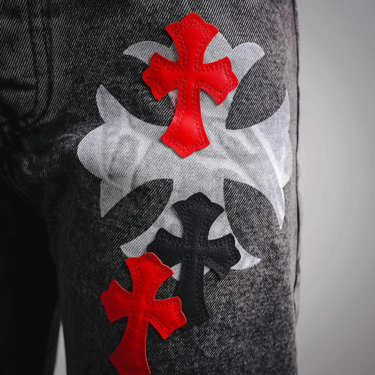 Chrome applique washed jeans