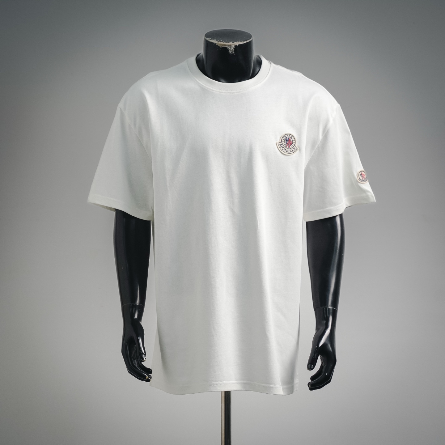Mon embroidered badge t-shirt