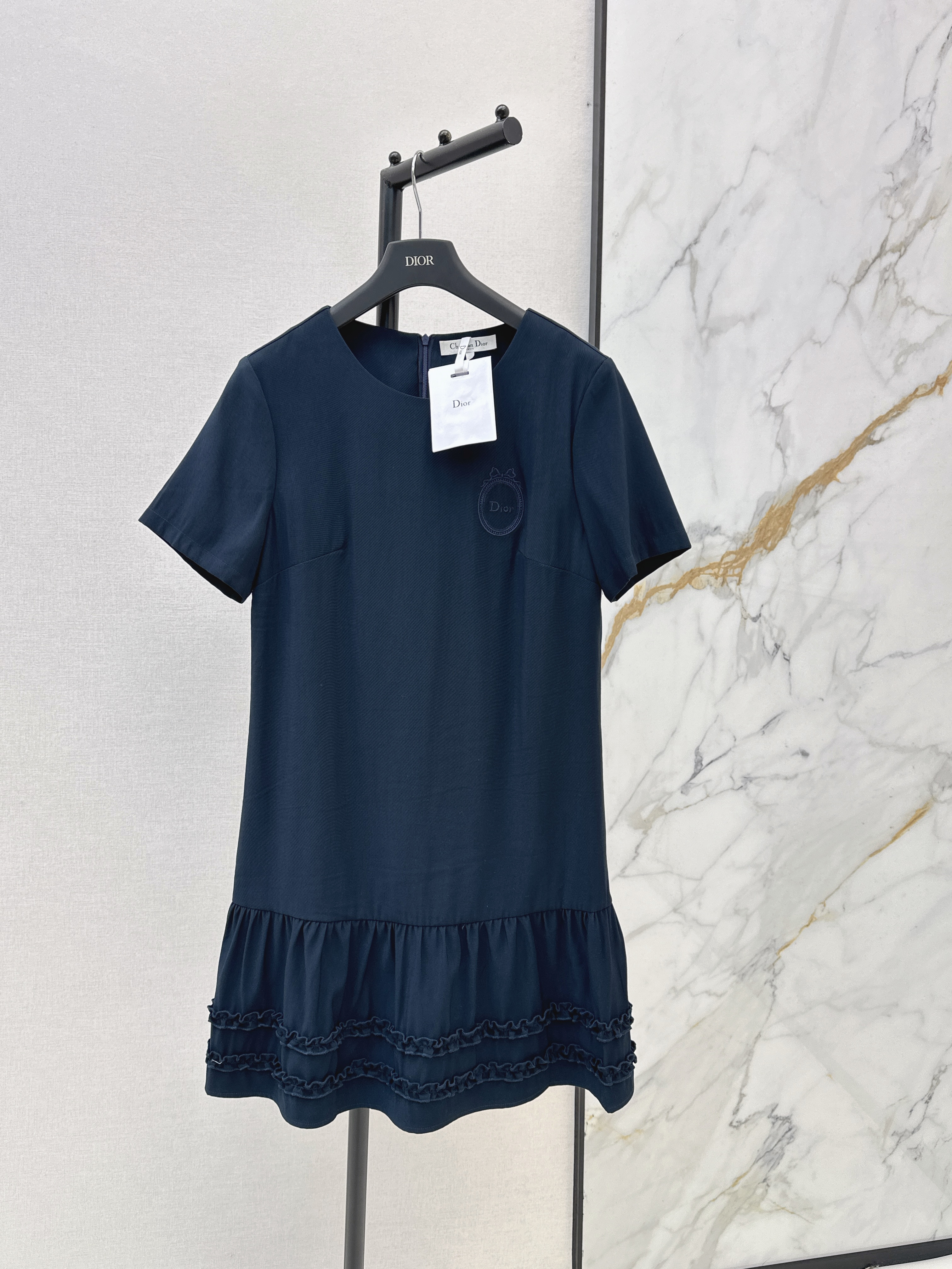 CD 26ss contract dress