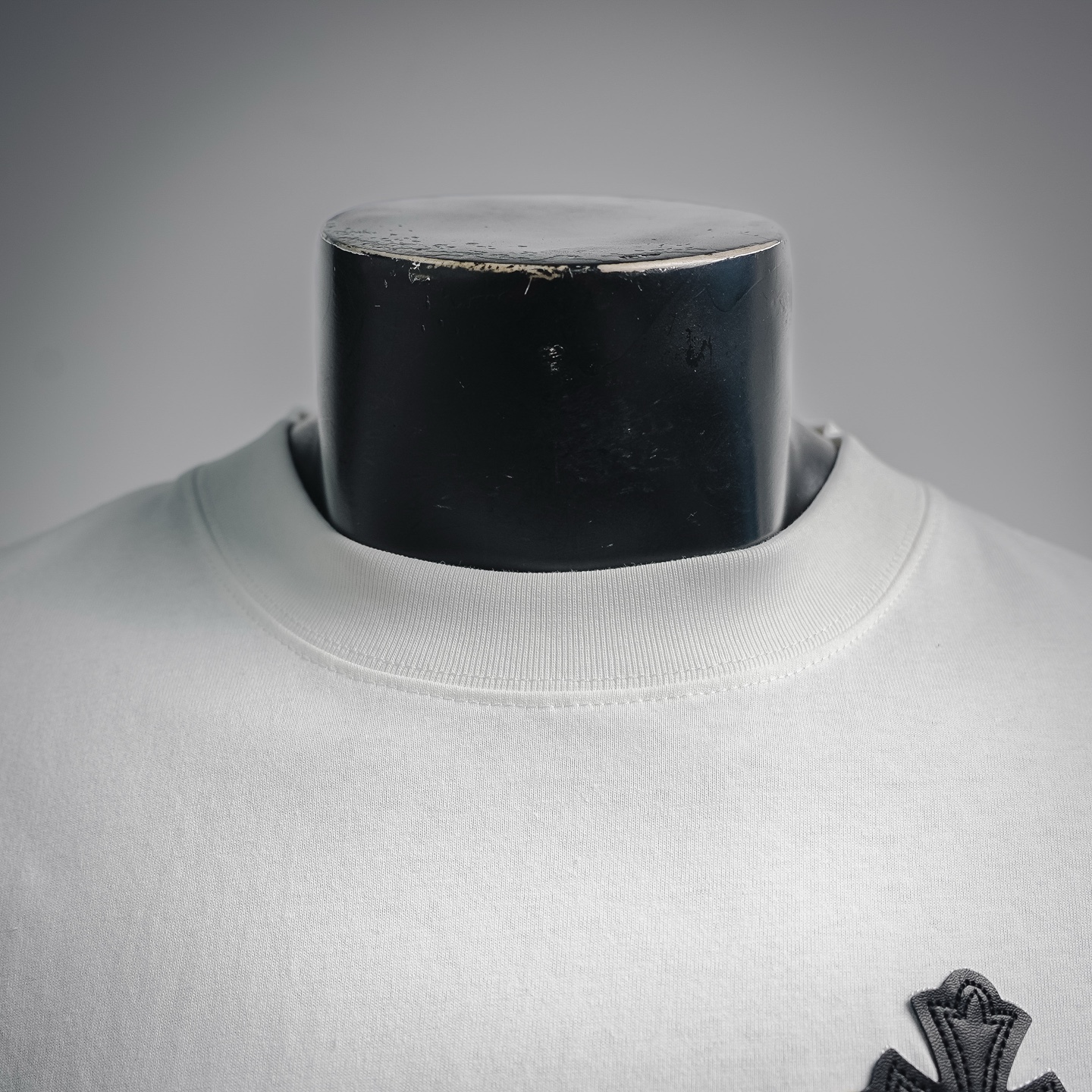 Chrome cross patch t-shirt