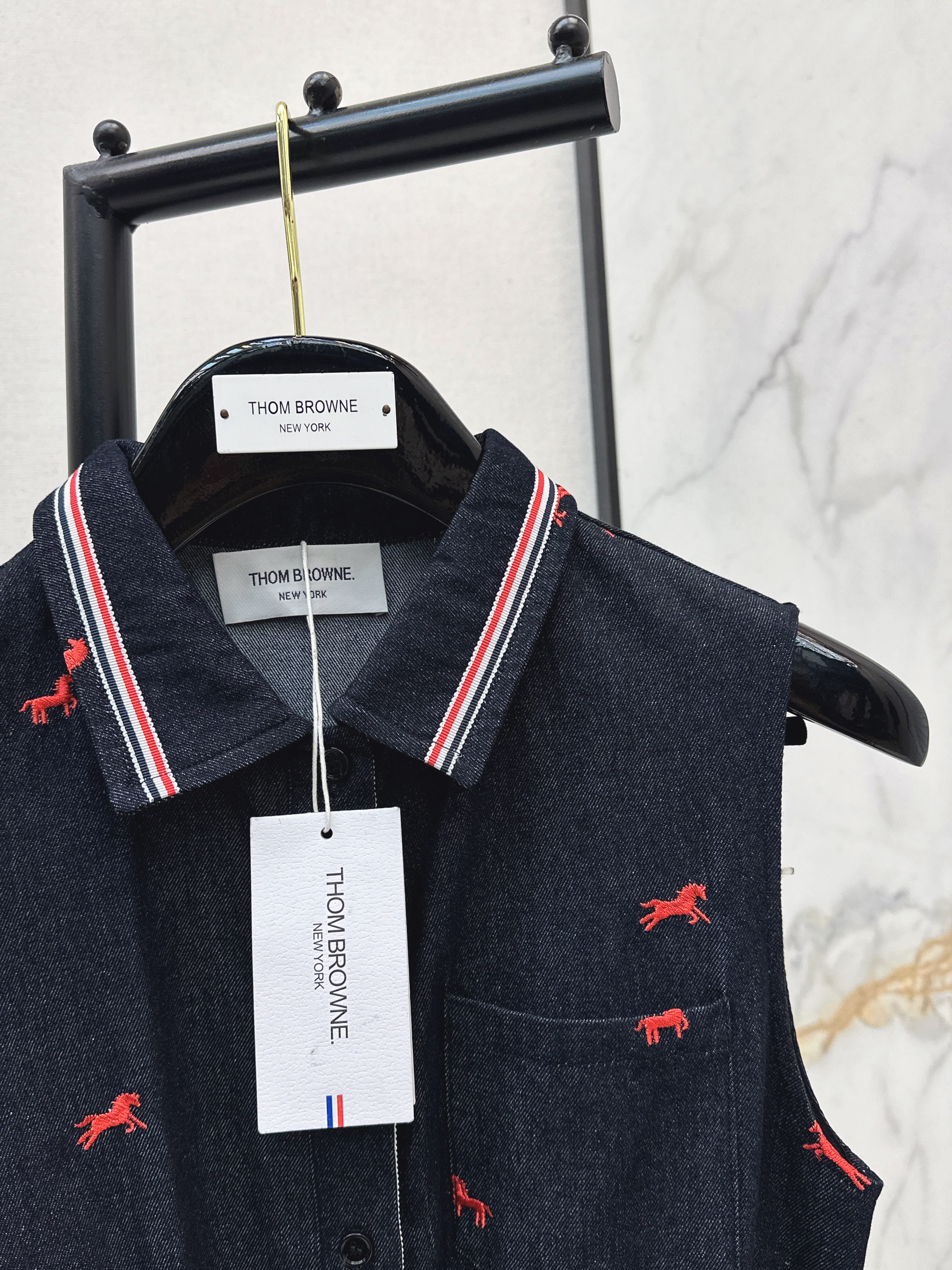 Thom 26ss embroidery sleeveless dress