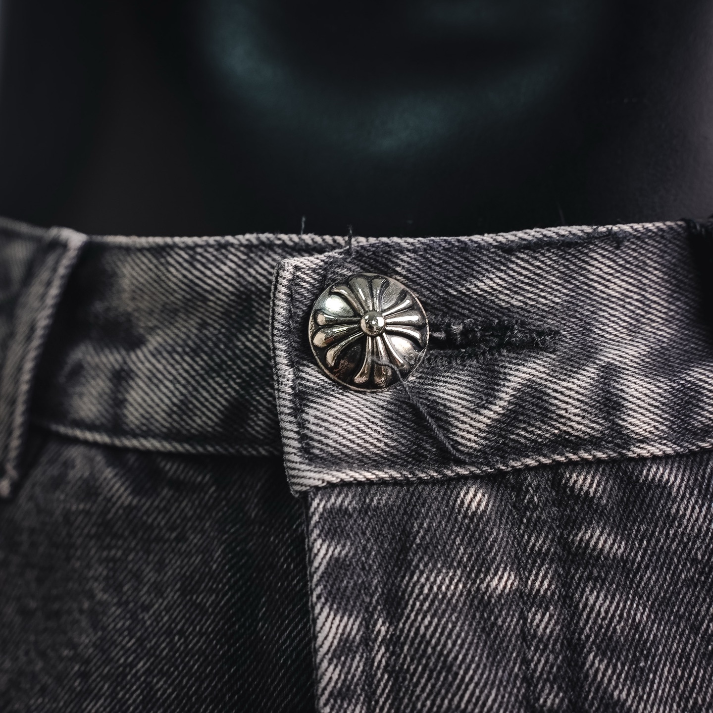 Chrome applique jeans
