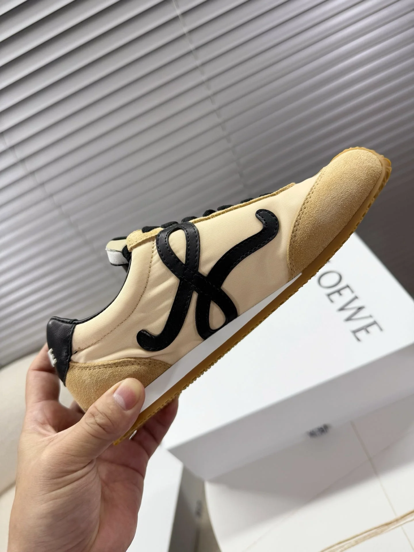 Loe 25fw all-match shoe