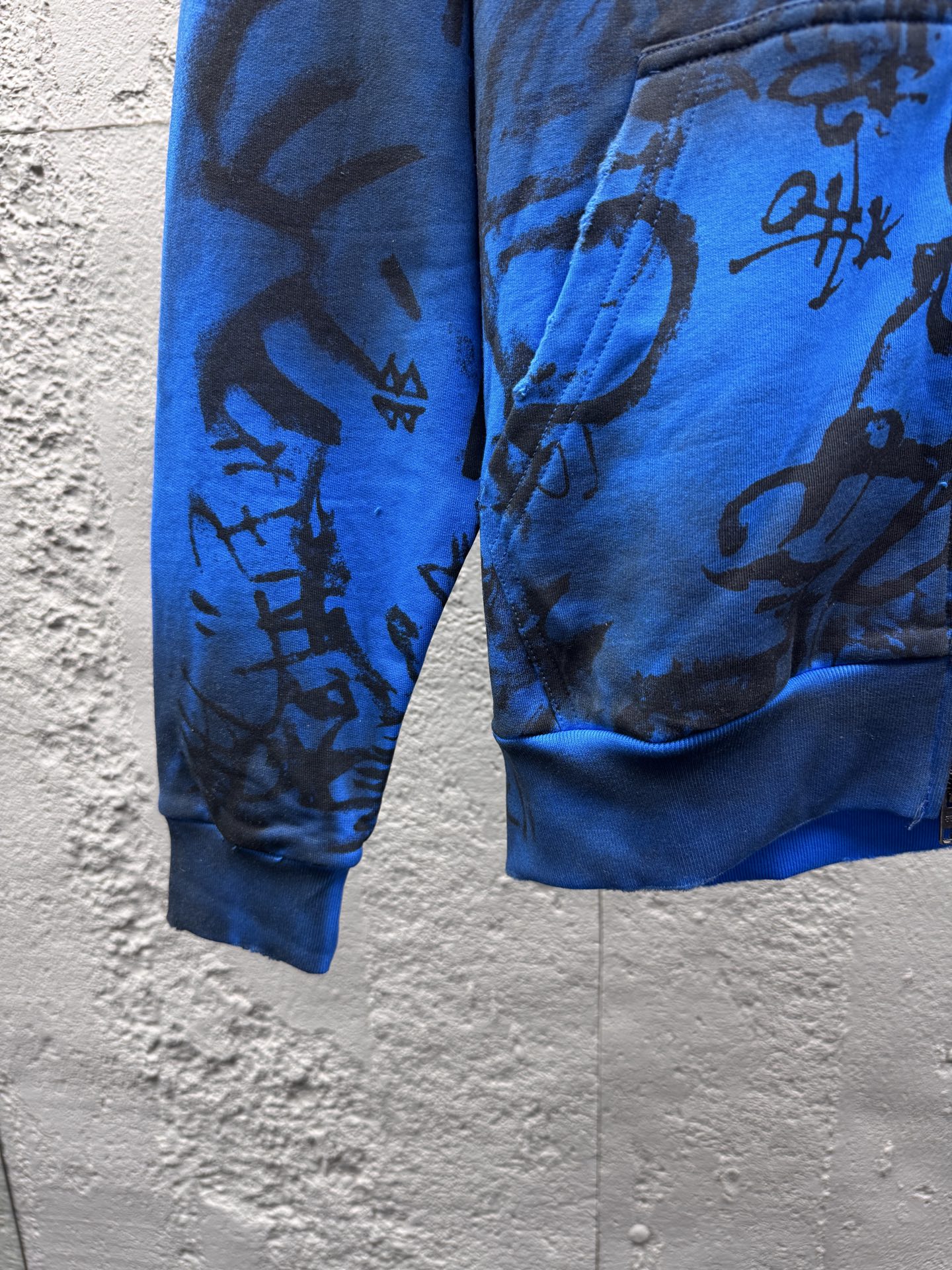 Balen graffiti-print jacket