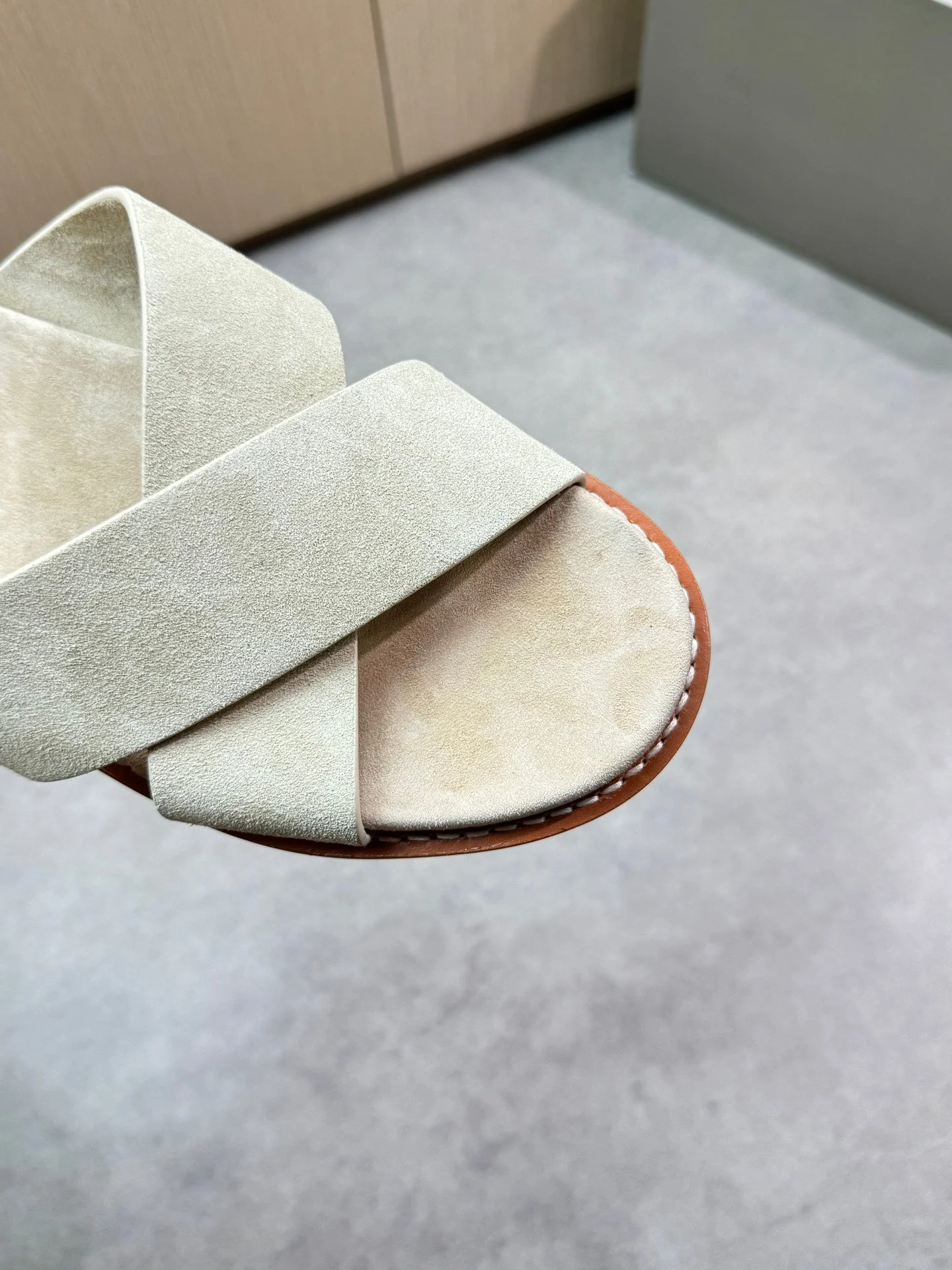 Brunello 25ss leather slippers