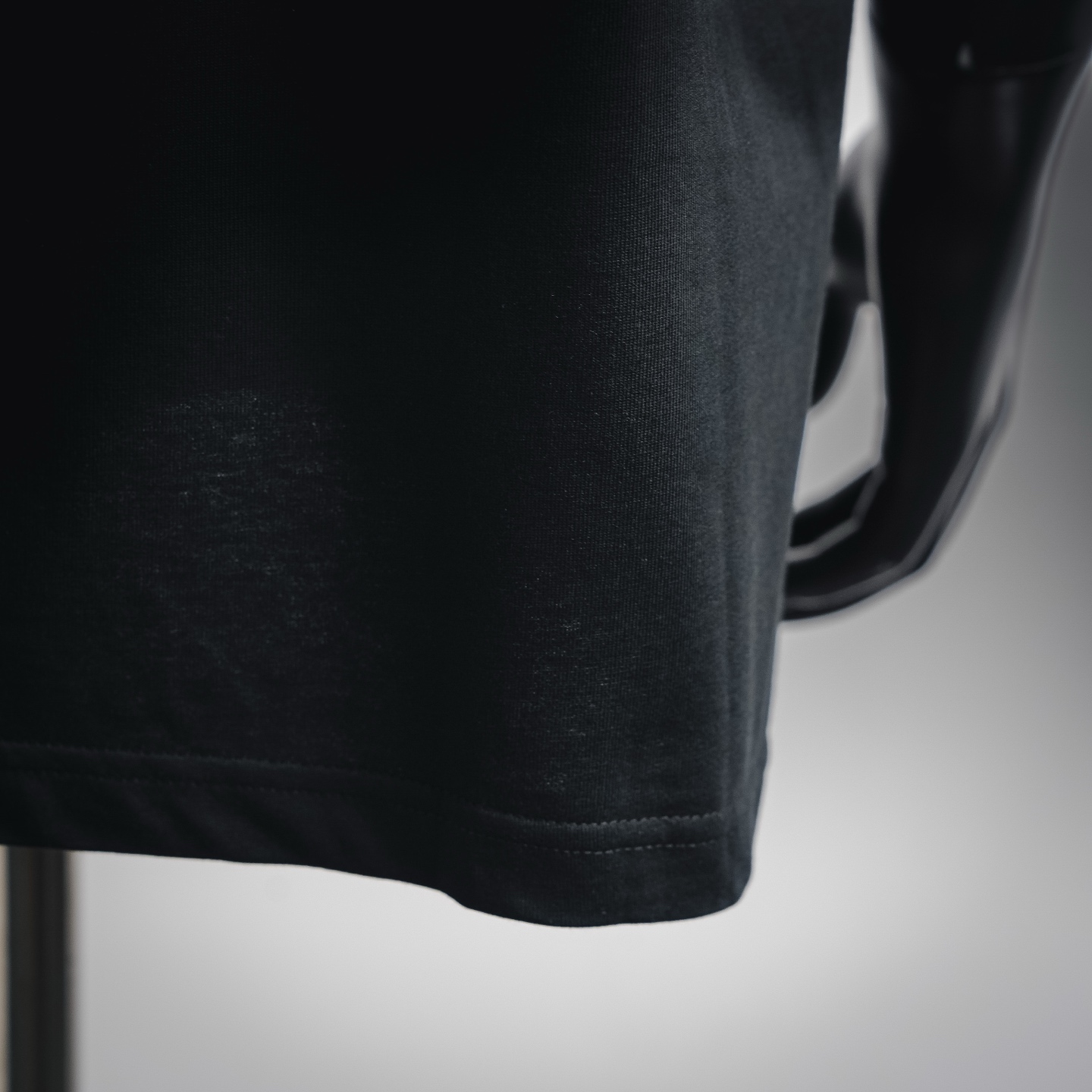 Mon badge embroidered t-shirt