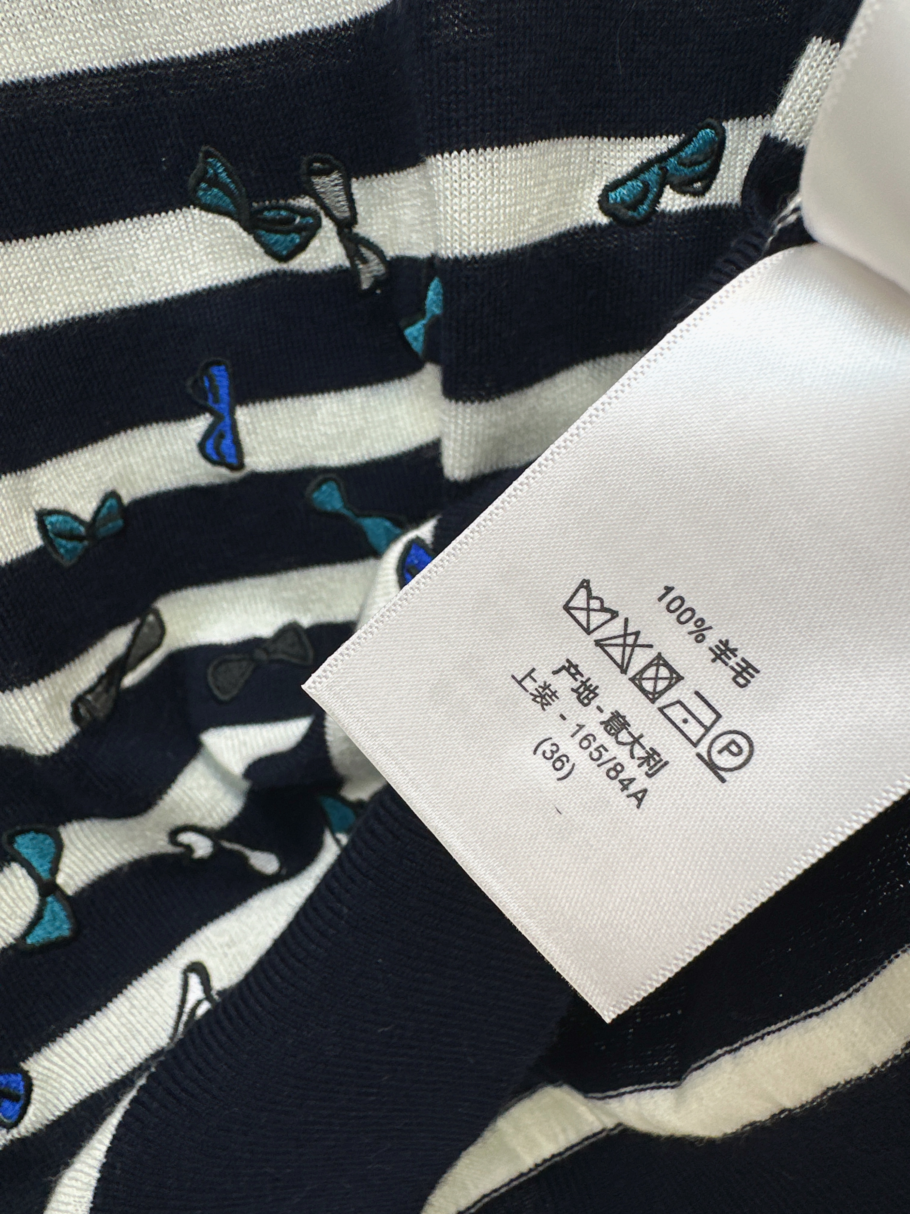 CD 26ss bow embroidery knit sweater