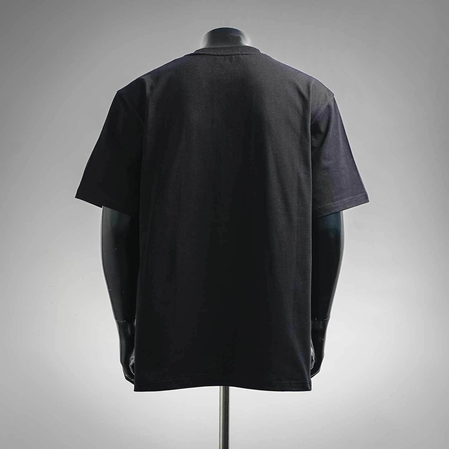 Loe flocked patch t-shirt