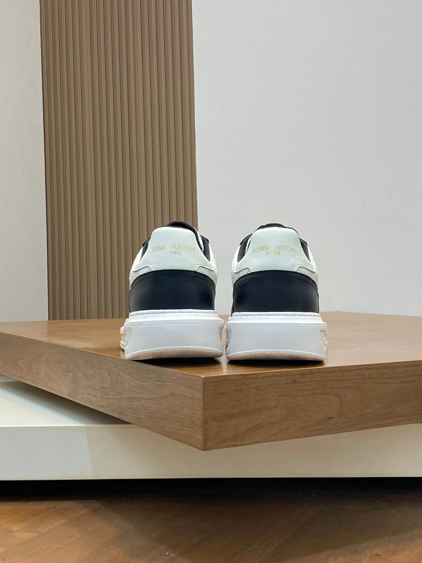 Louis leather sneaker