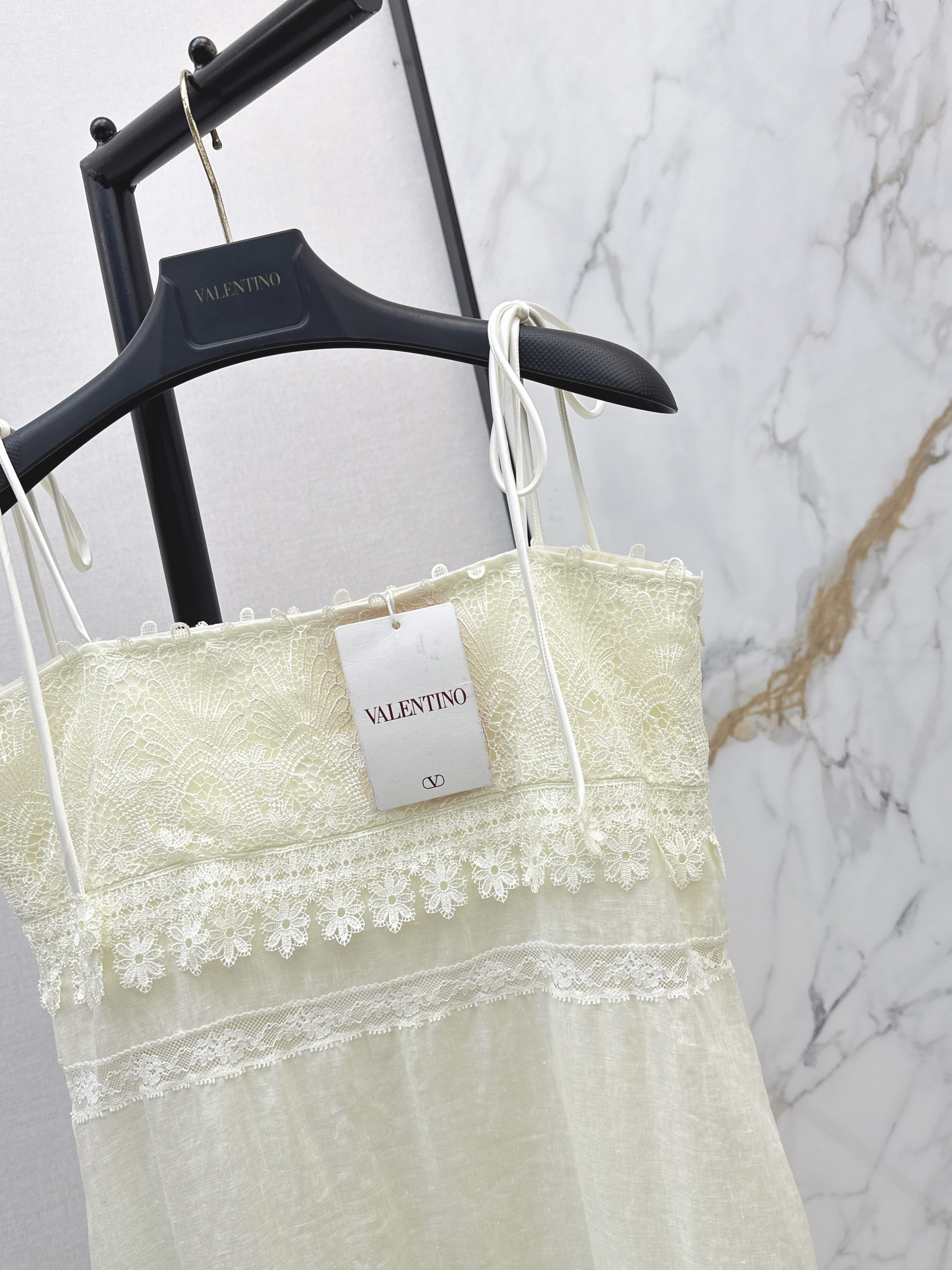 Valen 26ss lace panel slip dress