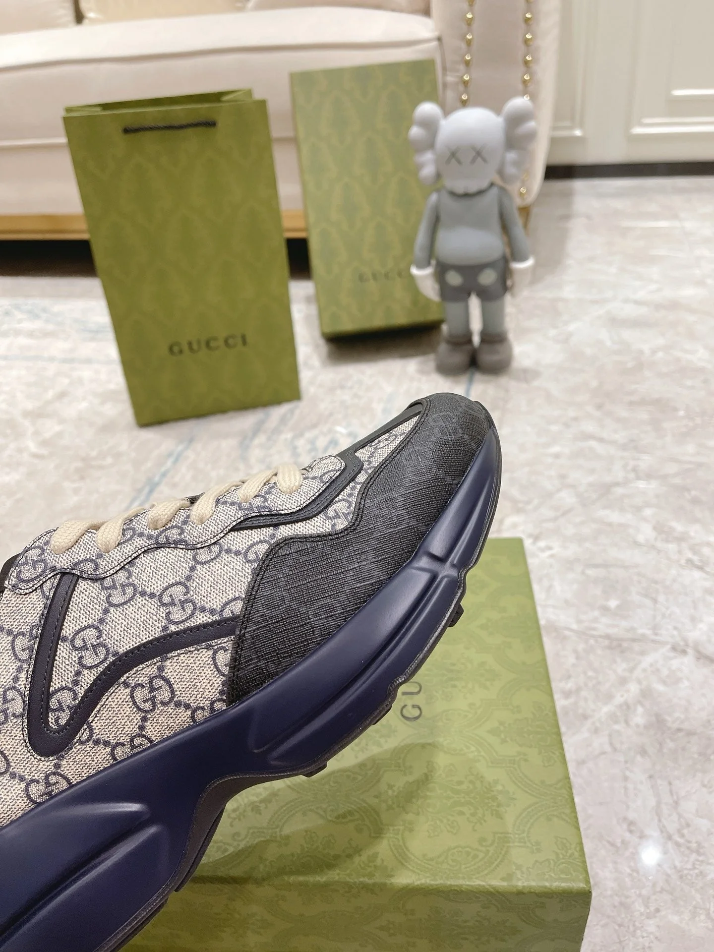 guc sneaker