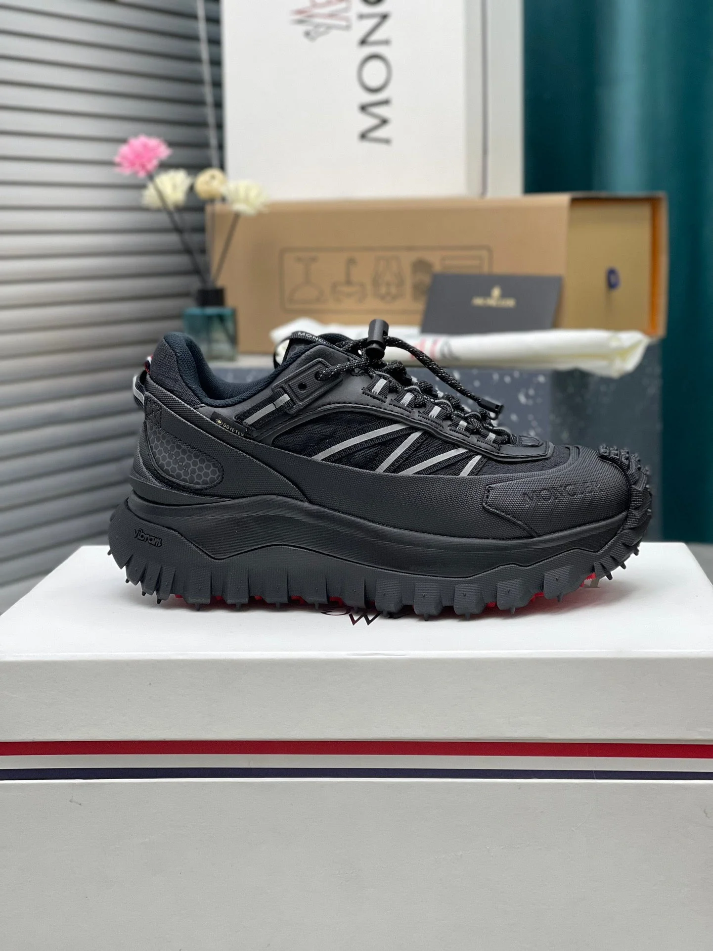 monc trailgrip gtx sneaker