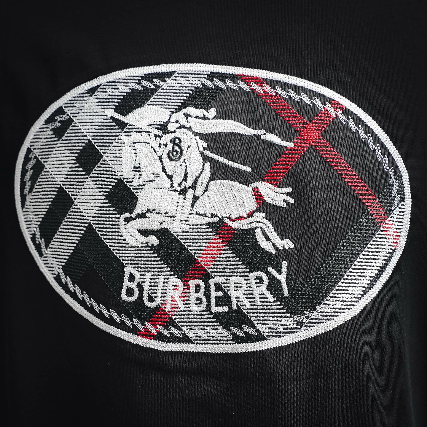 Bur plaid badge t-shirt