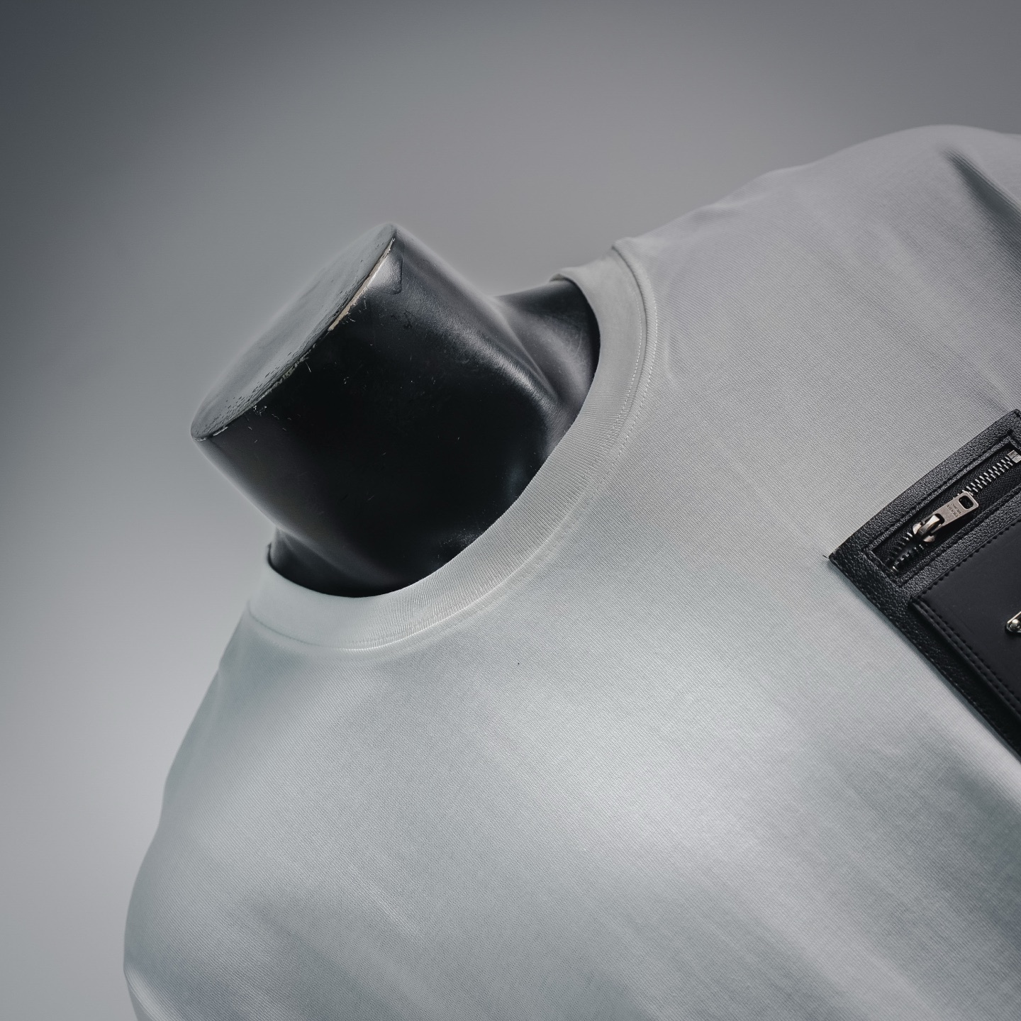 Pra leather pockets t-shirt