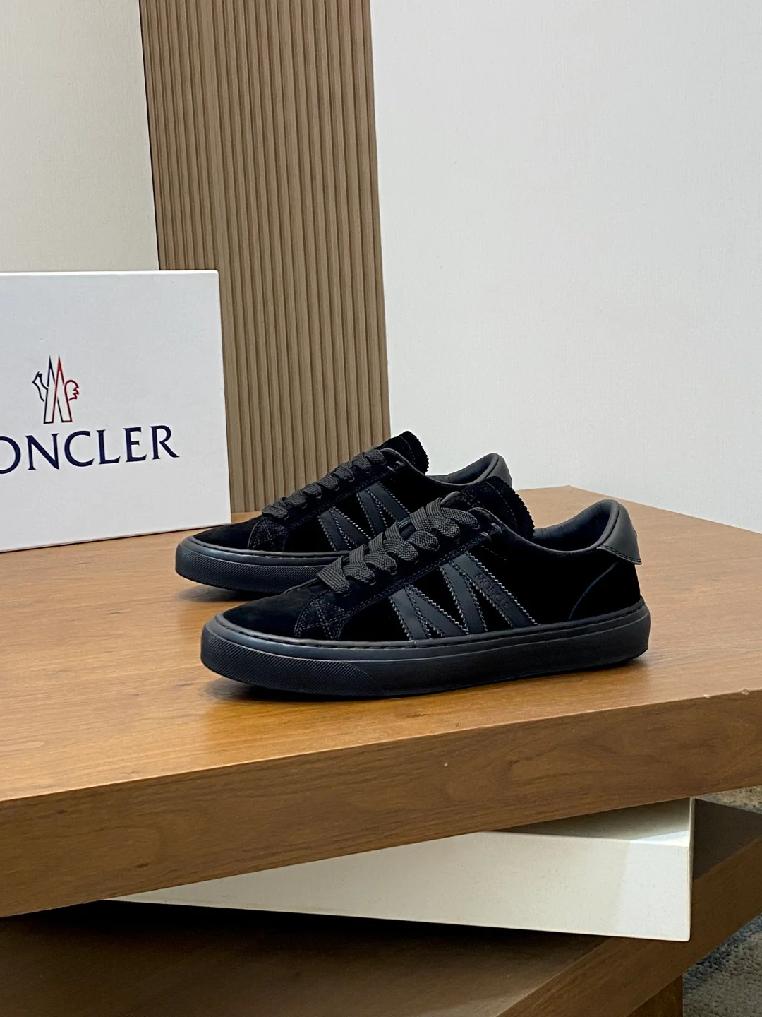 Mon low-top retro sneakers