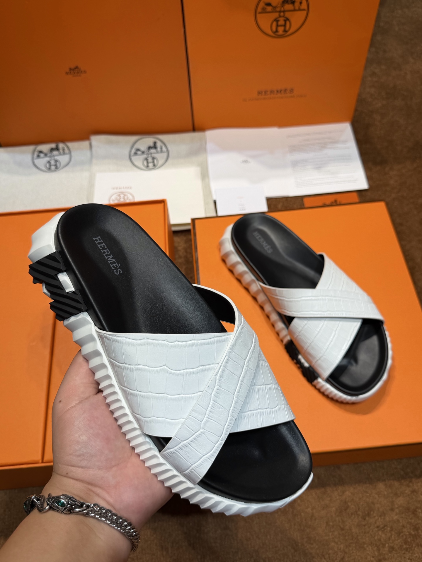 Herm slippers