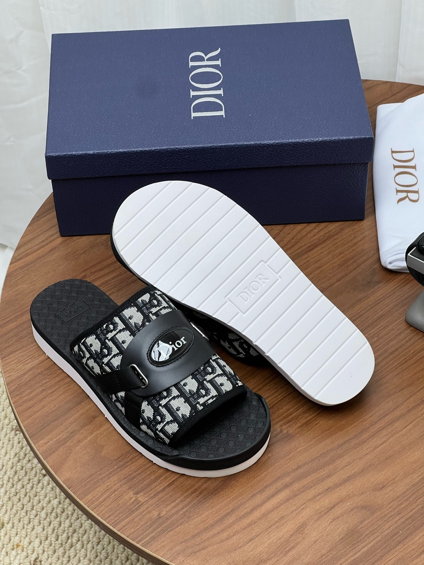 CD printed slippers