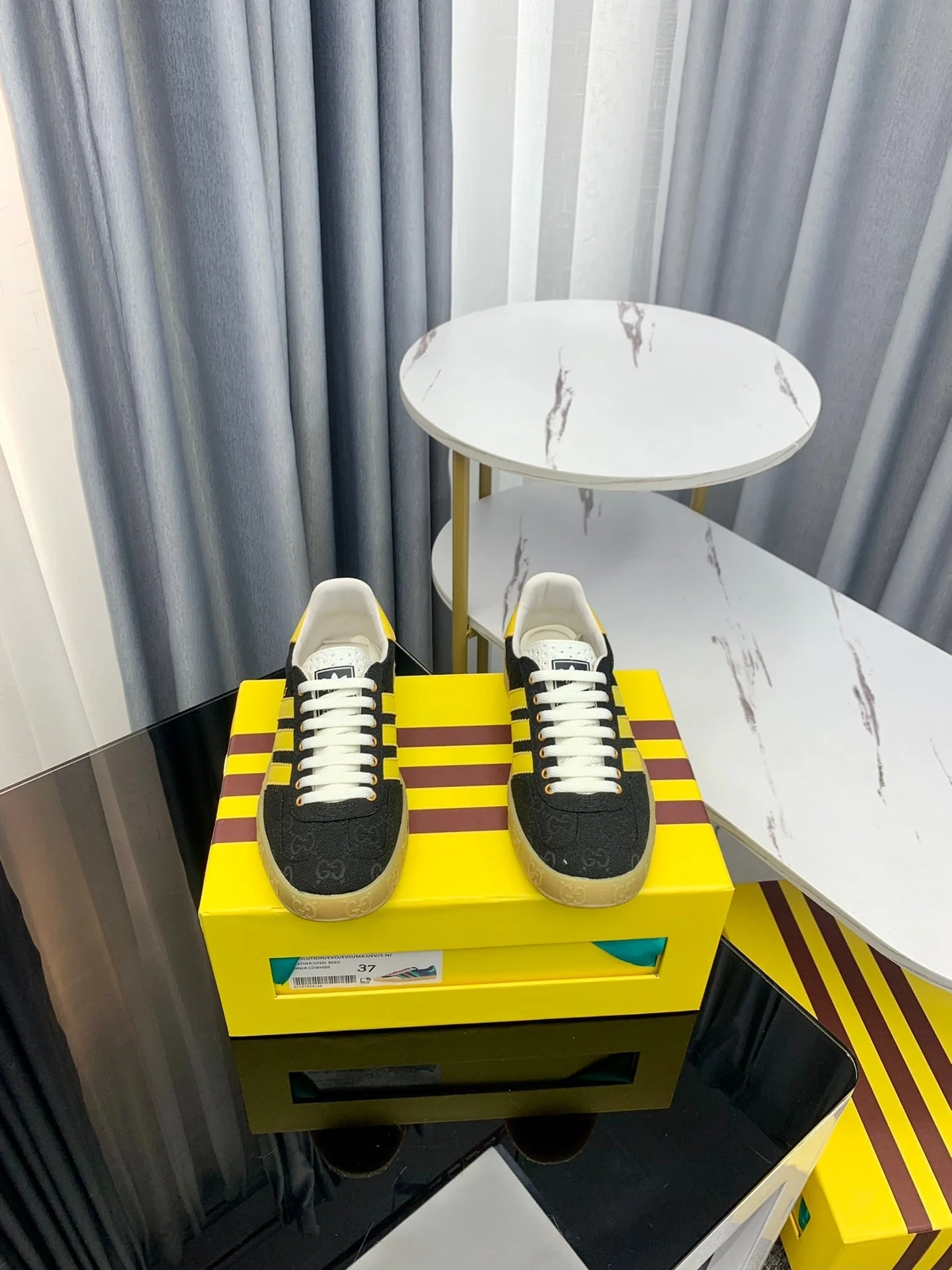 Guc sneakers