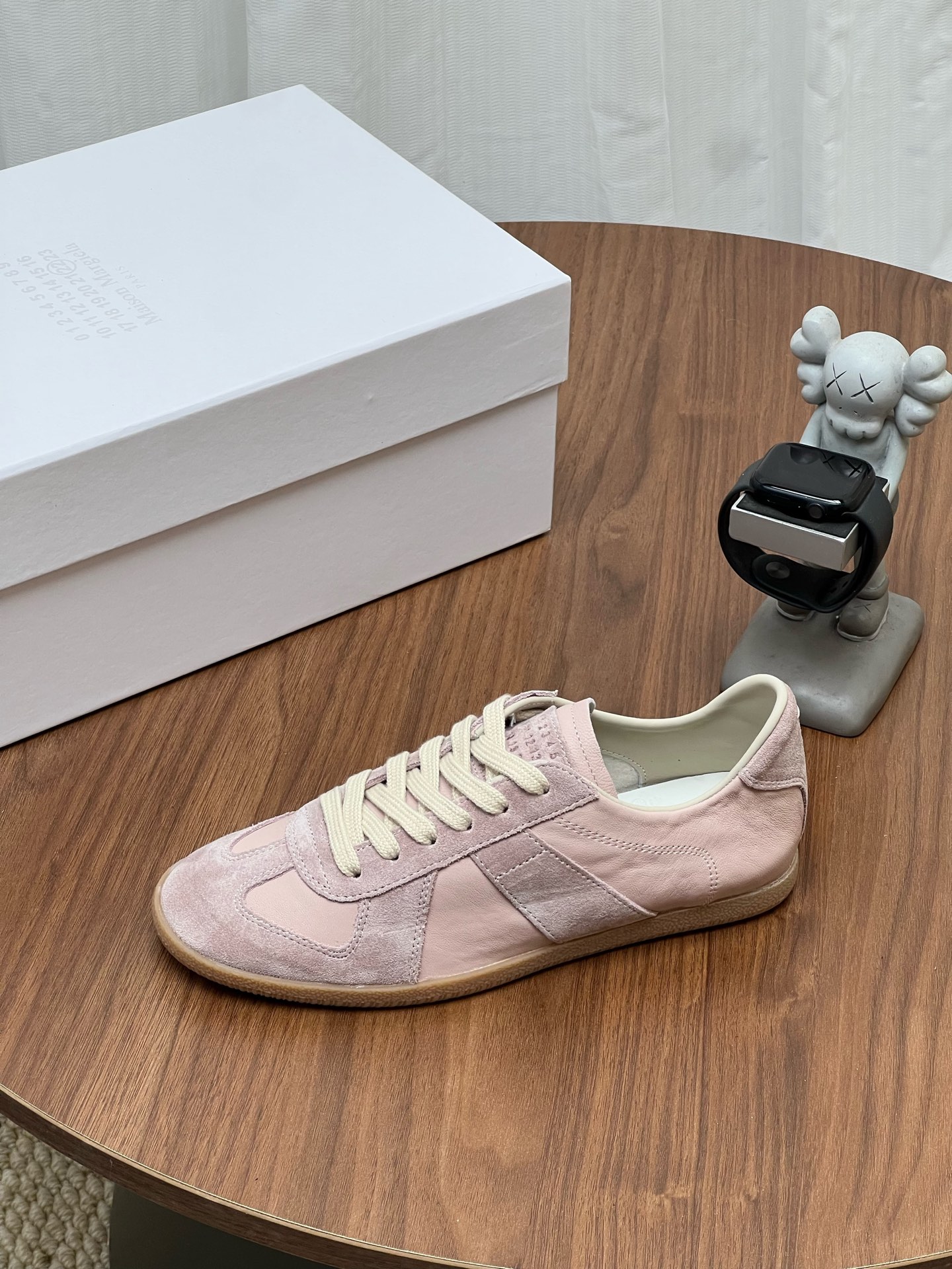 Maison low-top shoes