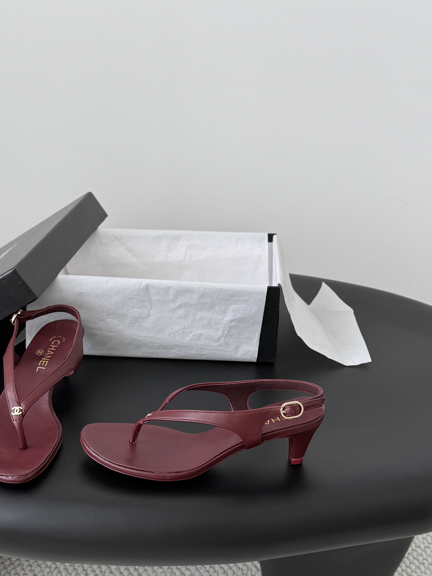 Chan 26C flip-flops sandals