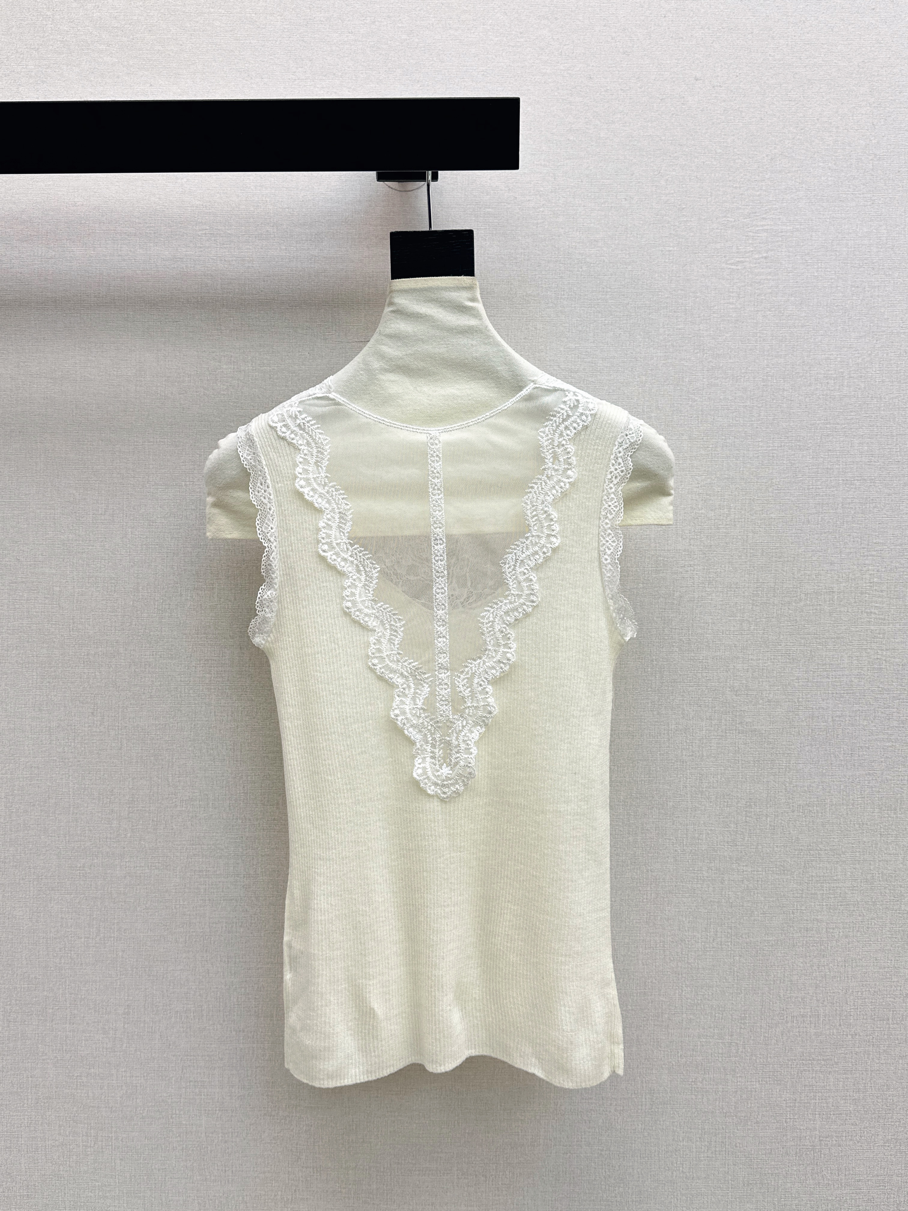 ES 26ss lace contract vest