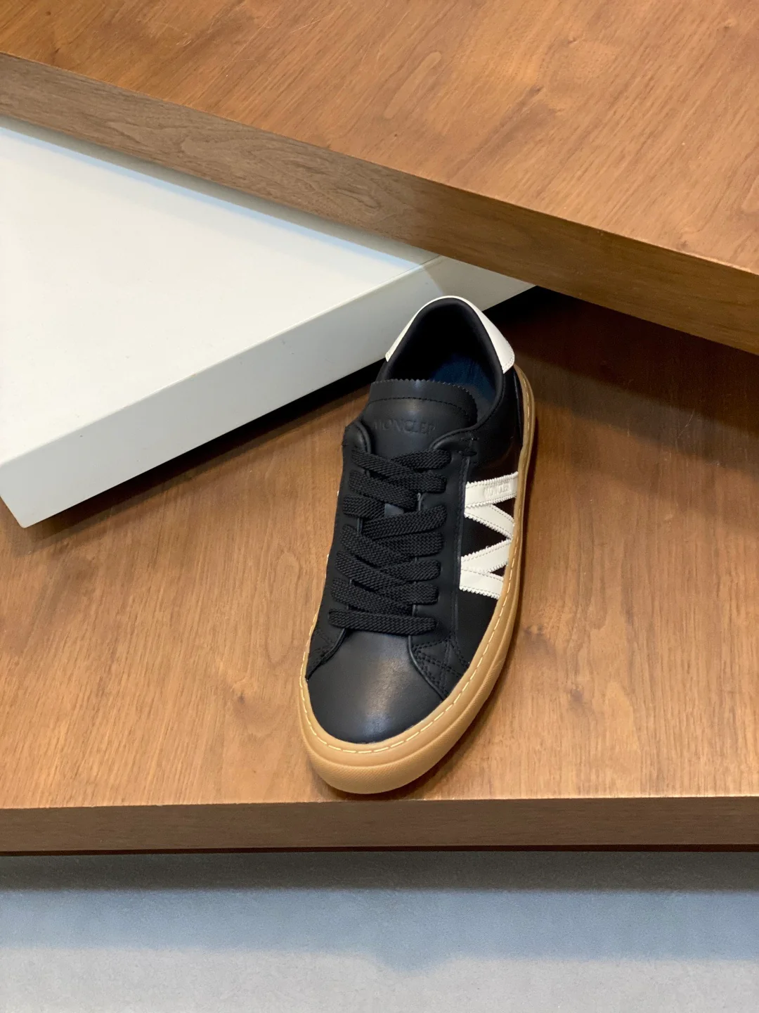 Mon low-top retro sneakers