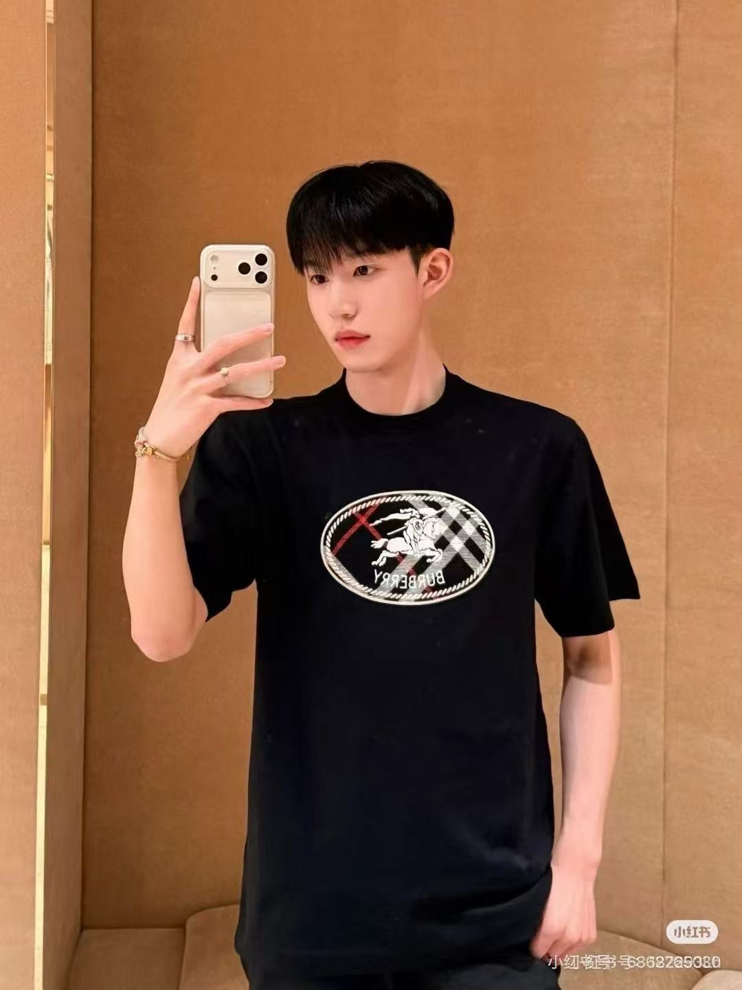 Bur plaid badge t-shirt