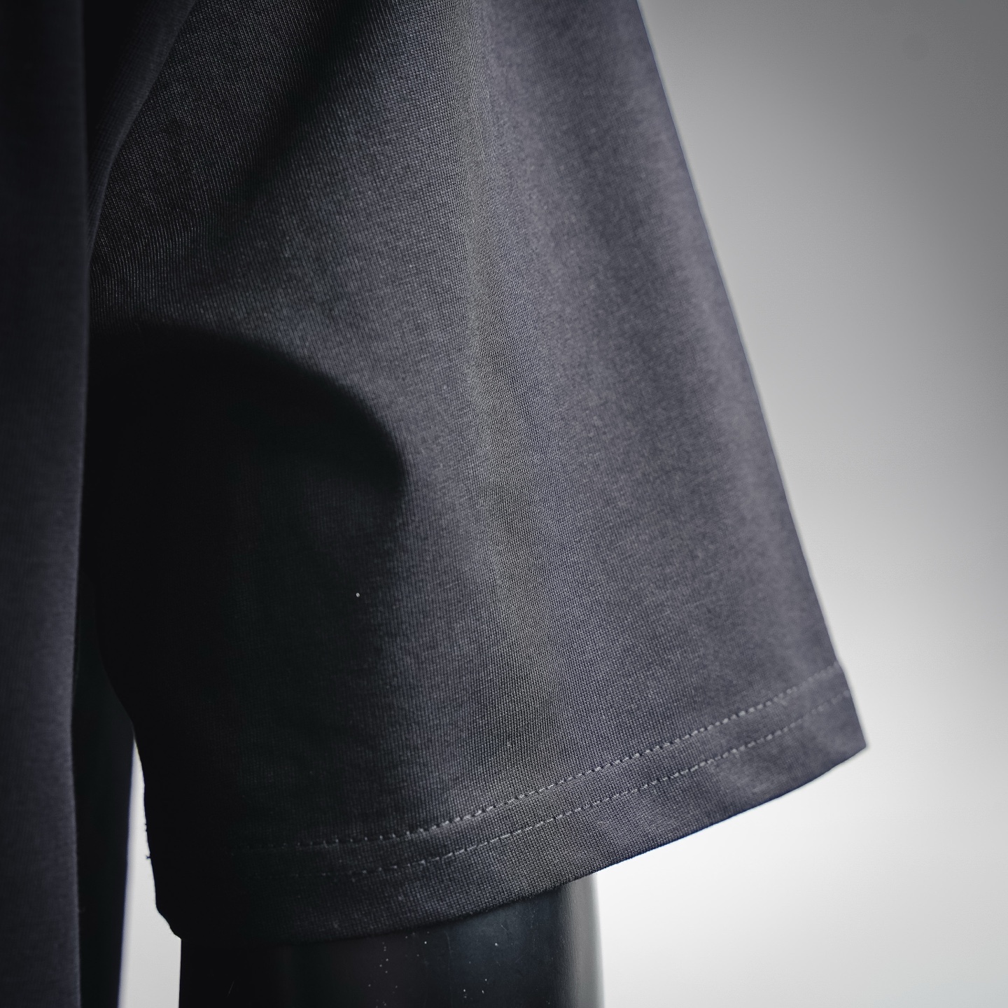 Loe zip pocket t-shirt
