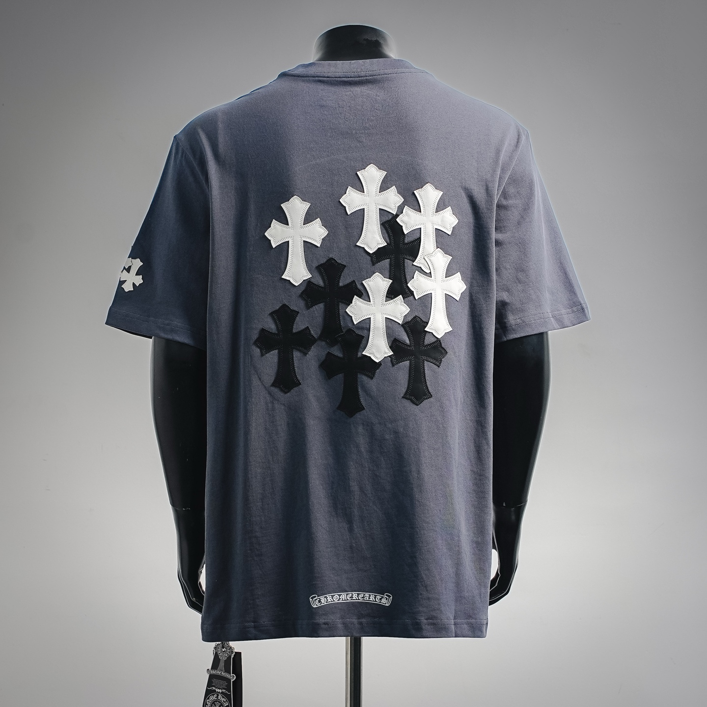Chrome applique cross t-shirt