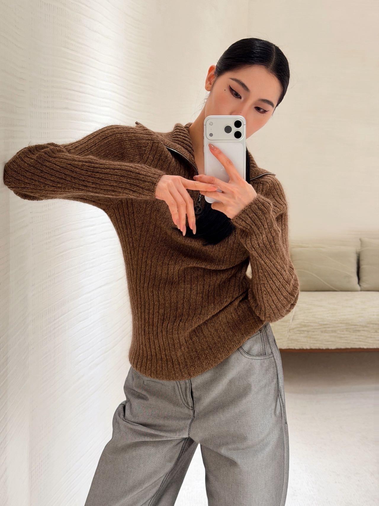 Loui 26fw slim-fit knit sweater