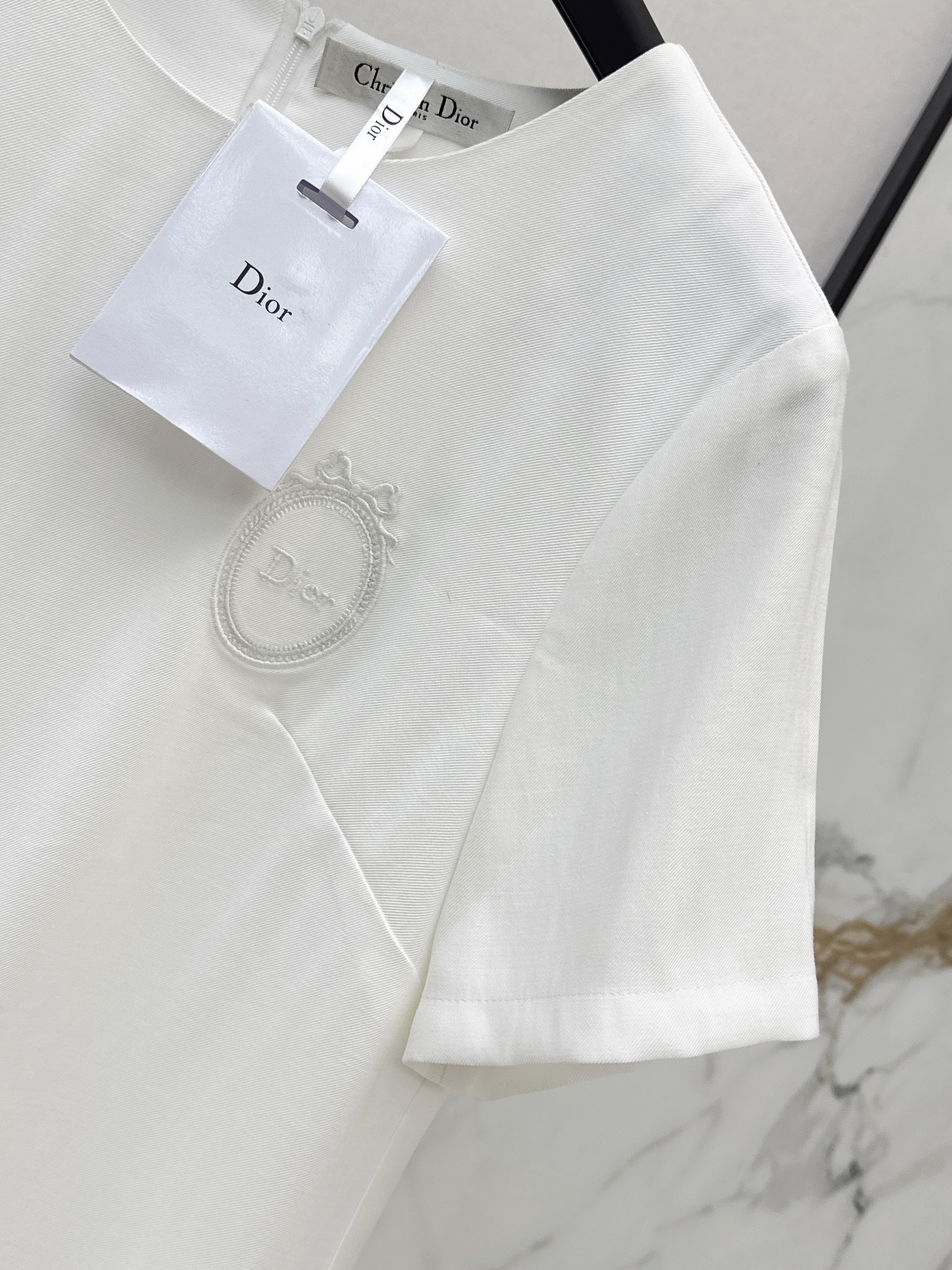 CD 26ss contract dress