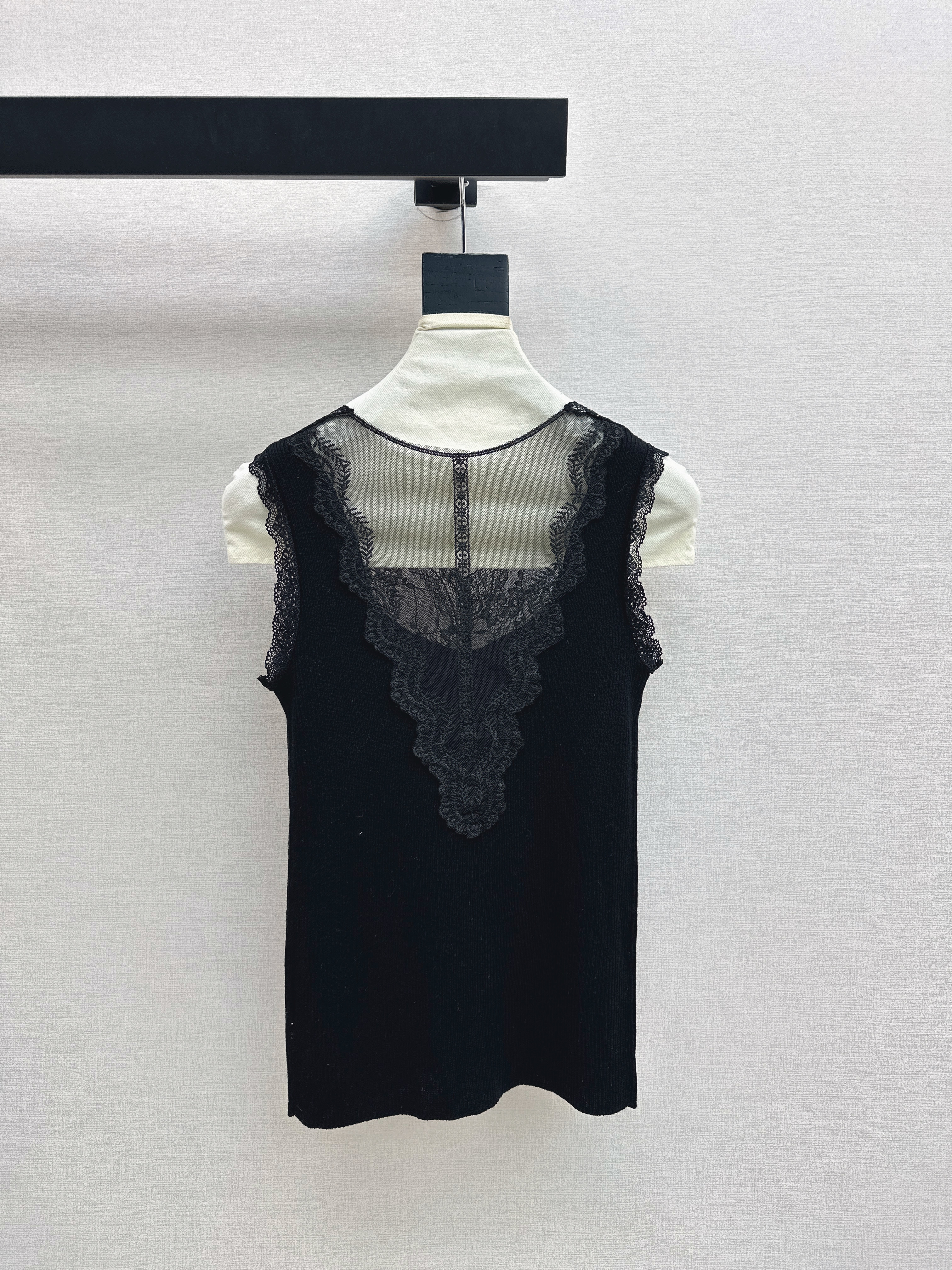 ES 26ss lace contract vest