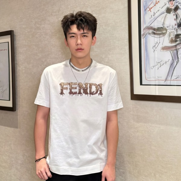 Fend letter embroidered t-shirt