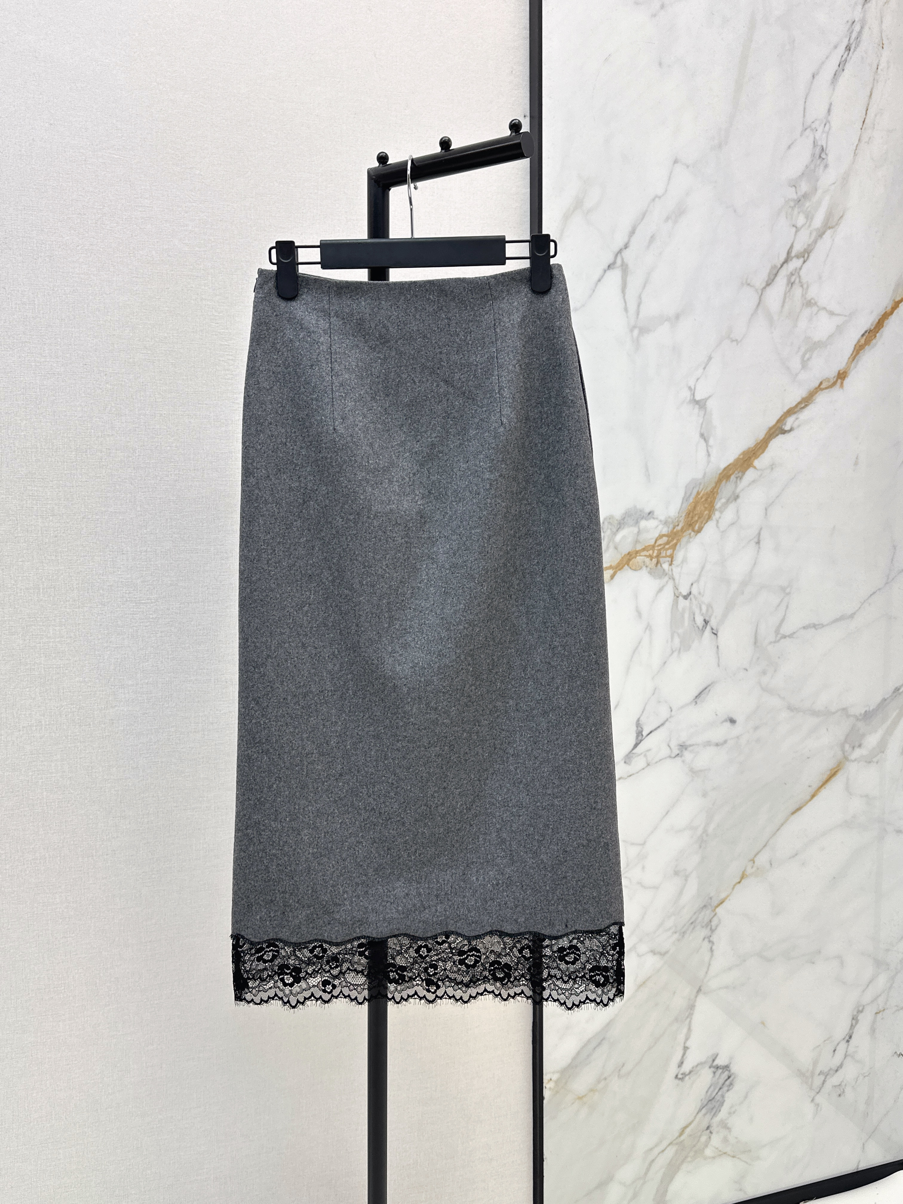 CD 26ss Lace-Trim Midi Skirt