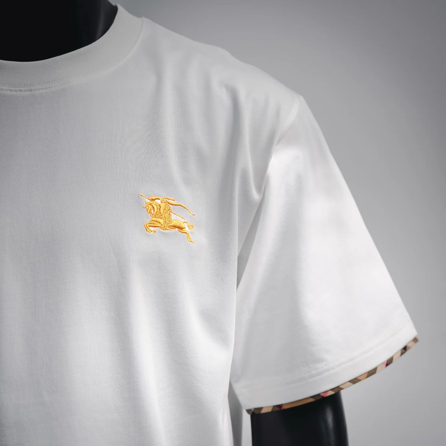 Bur embroidered t-shirt
