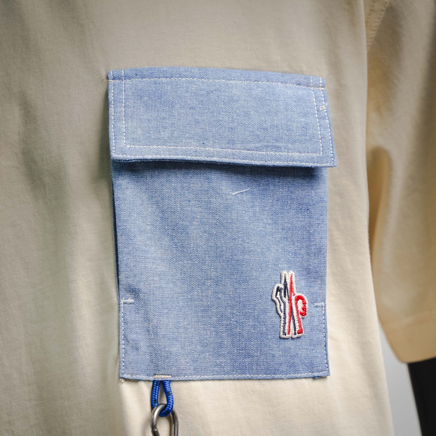 Mon with pockets t-shirt