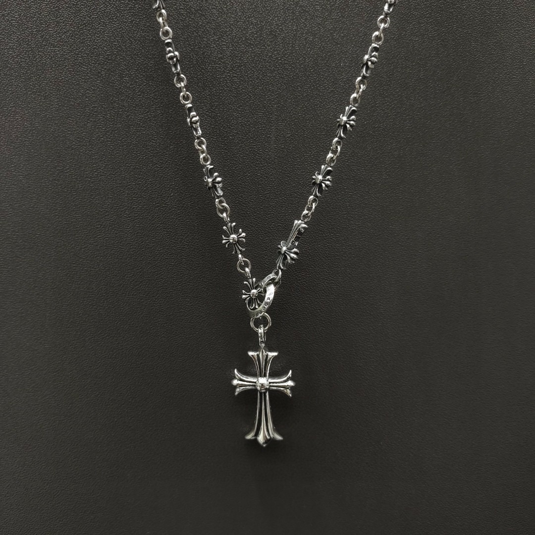 Chrome adjustable necklace