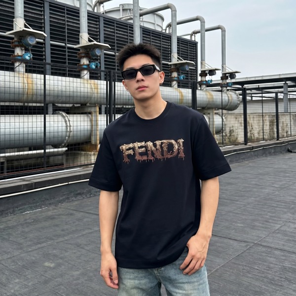 Fend letter embroidered t-shirt