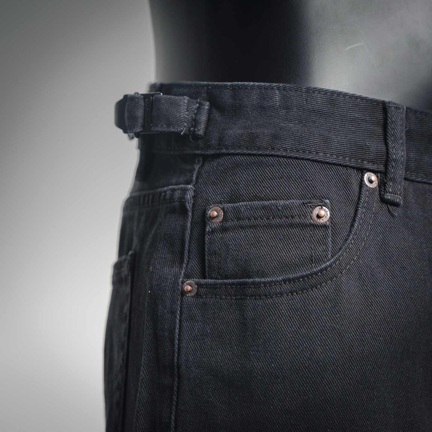 Balen ripped jeans