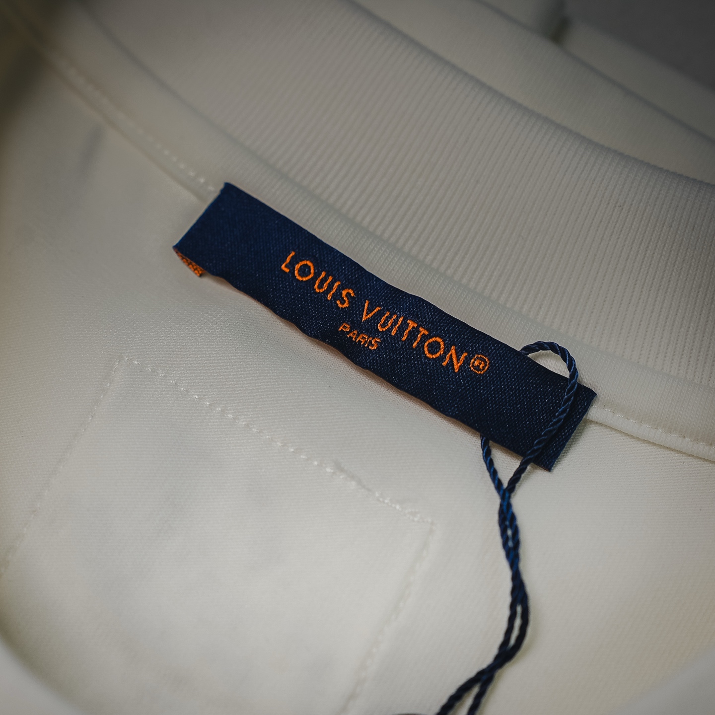 Louis sequin chenille patch t-shirt