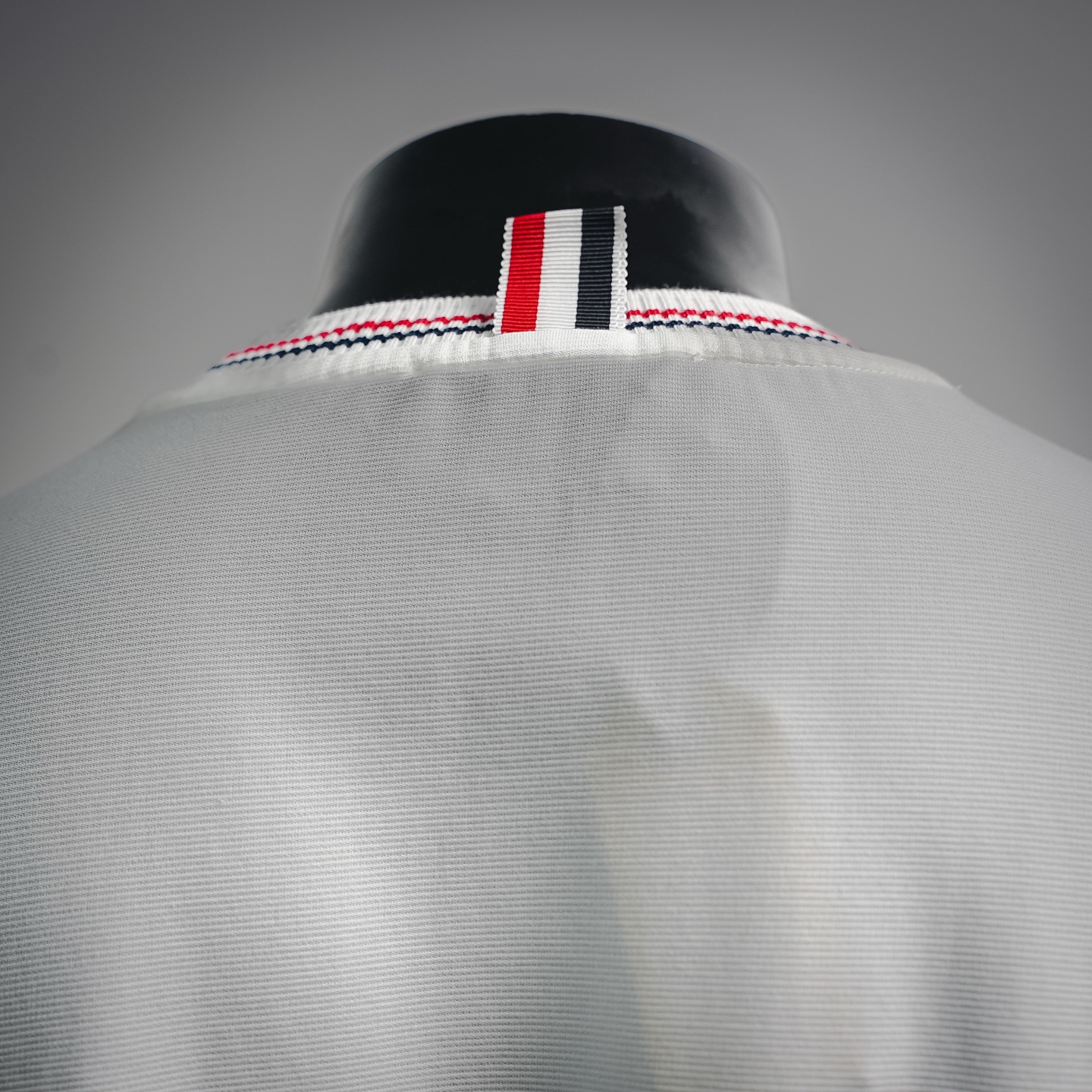 Thom neckline striped t-shirt