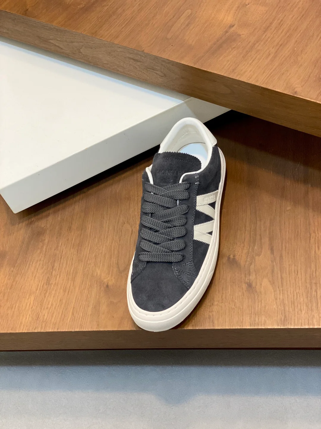 Mon low-top retro sneakers