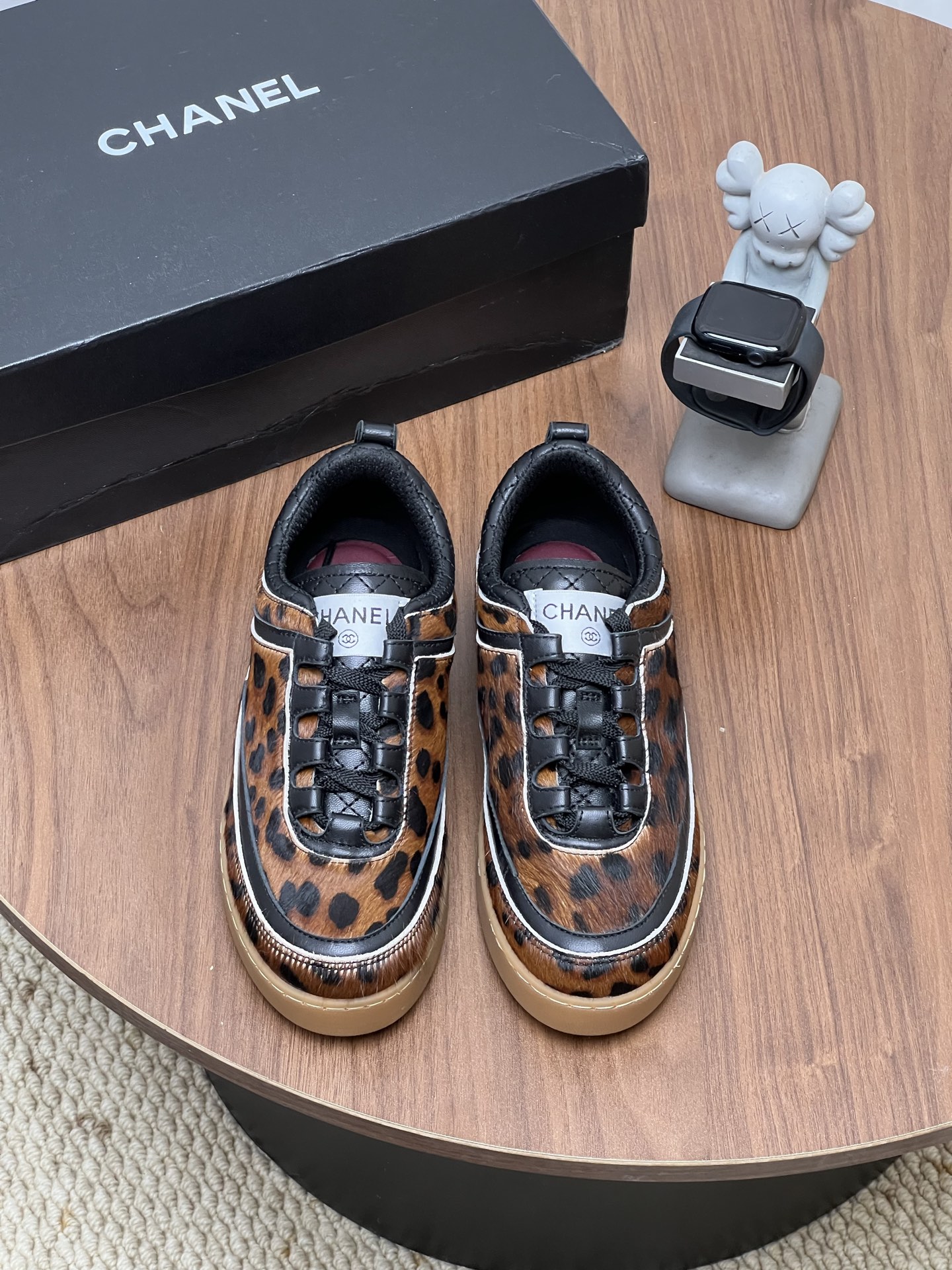 Chan sneaker