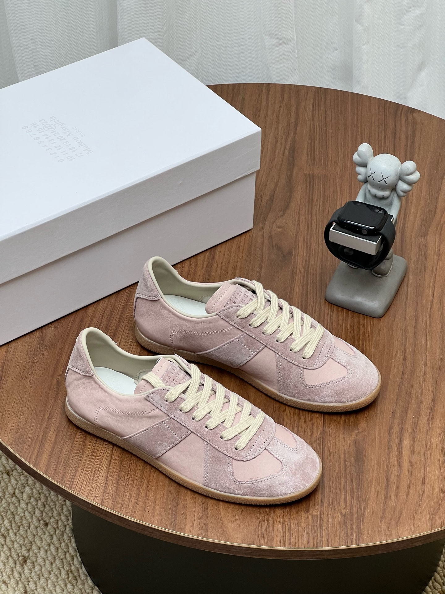 Maison low-top shoes