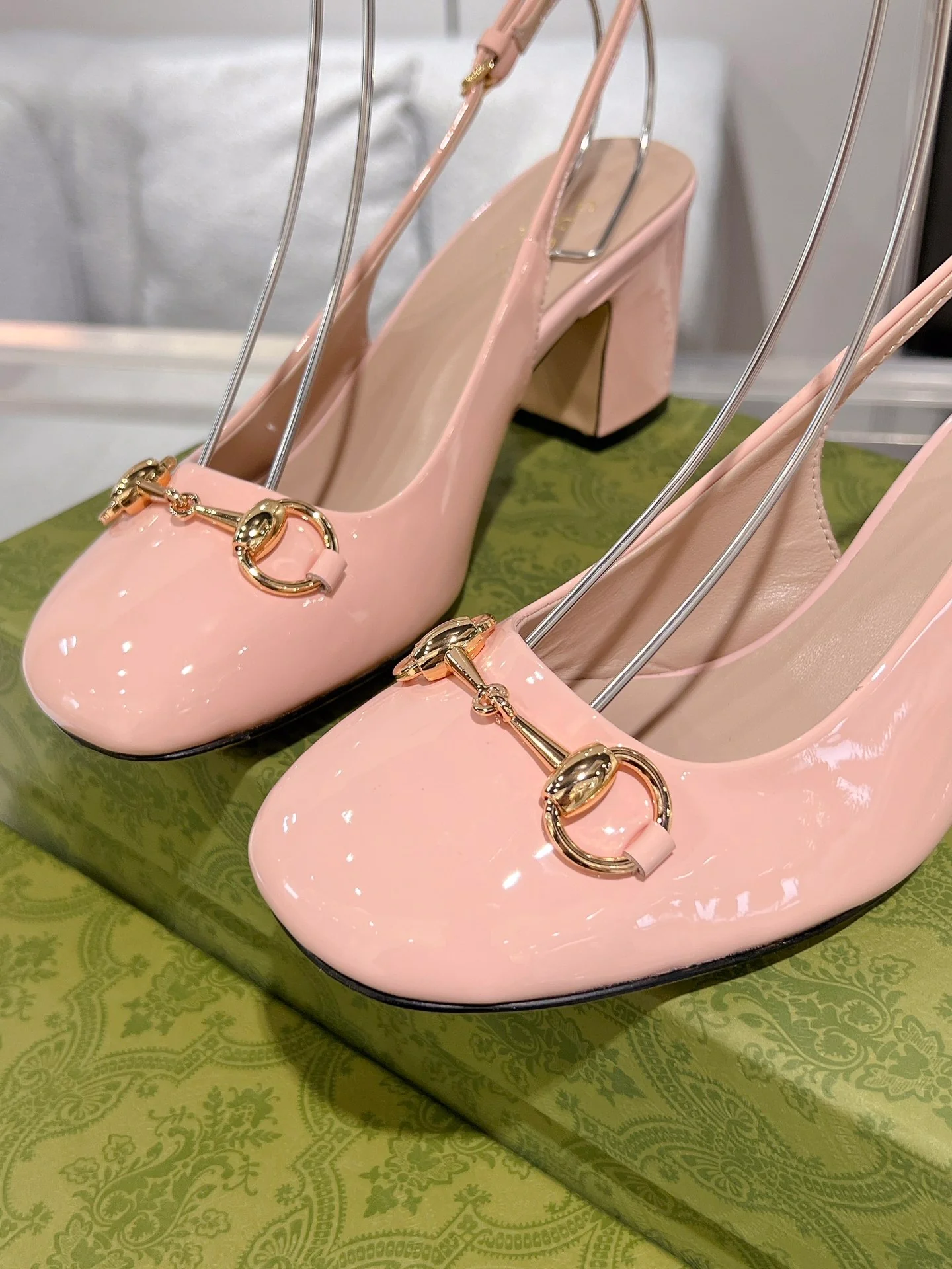 Gucc 26ss slingback chunky heel