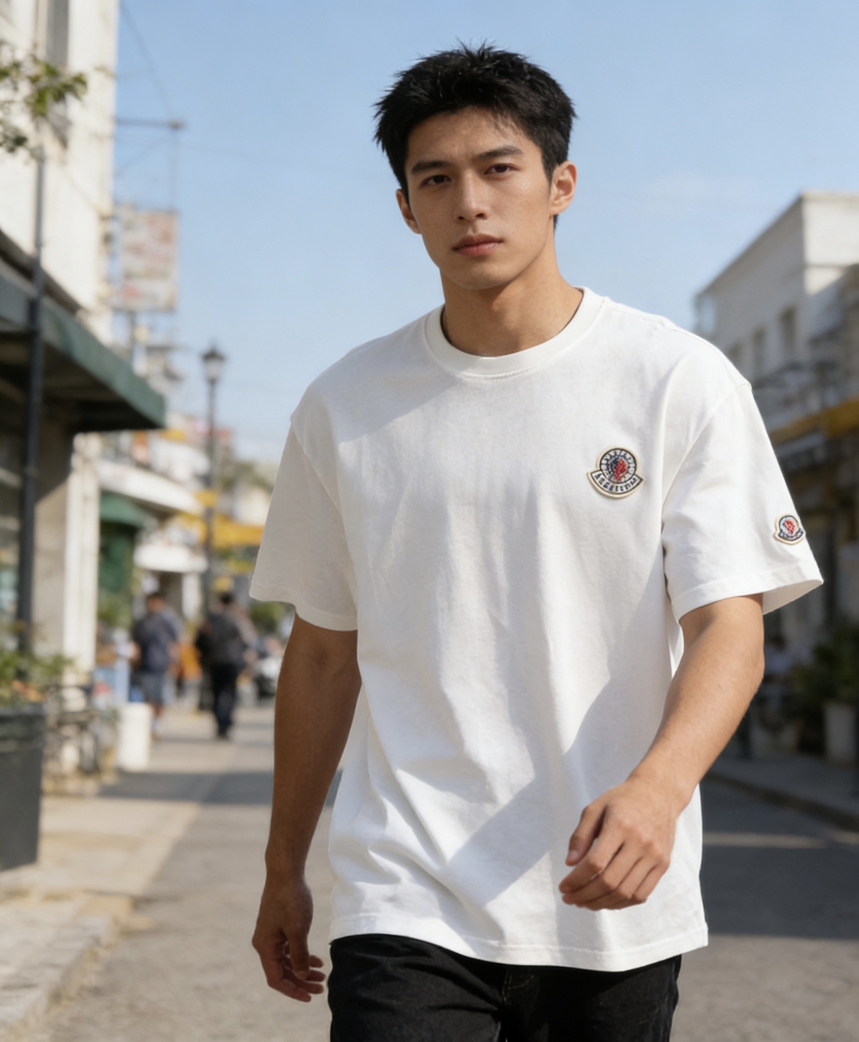 Mon embroidered badge t-shirt