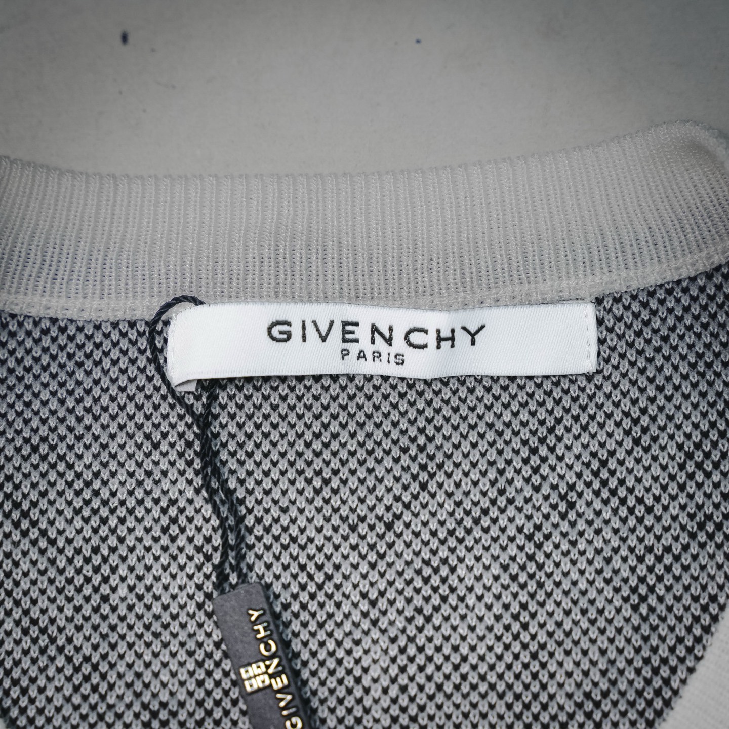 Given jacquard knitted t-shirt